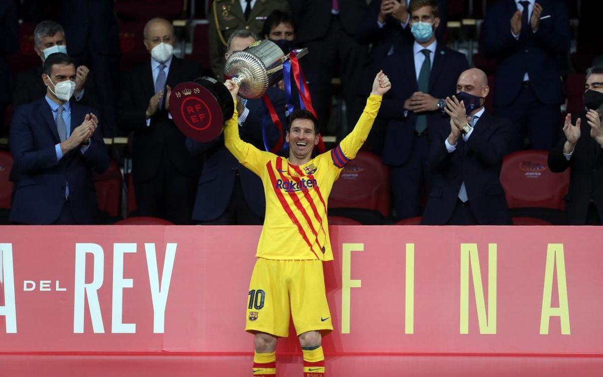 Messi wins 35th trophy with Barça