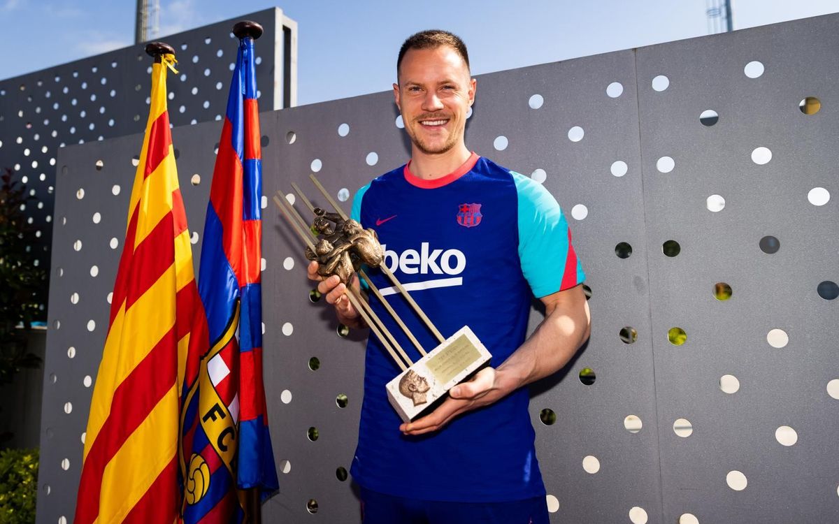 Ter Stegen recibe el Premio Memorial Aldo Rovira de la temporada 2019/20