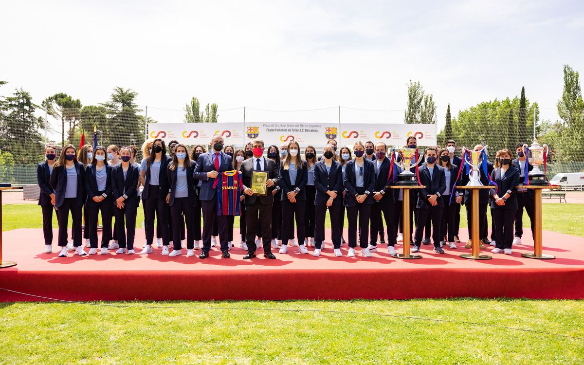 El Femenino recibe la Placa de Oro al Mérito Deportivo