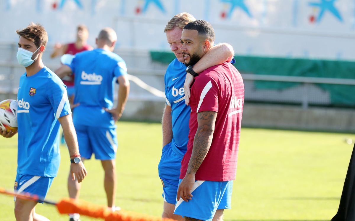 Memphis trains with Barça for the first time
