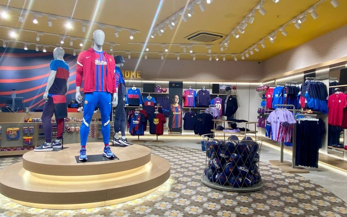 El FC Barcelona vuelve a abrir al público la Barça Store de la T2 del Aeropuerto