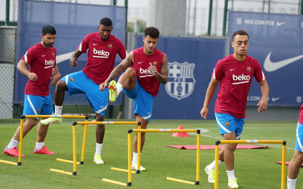 تدريبات الفريق بعد العودة إلى برشلونة 06-08-2021 2021-08-06-ENTRENO-12-min