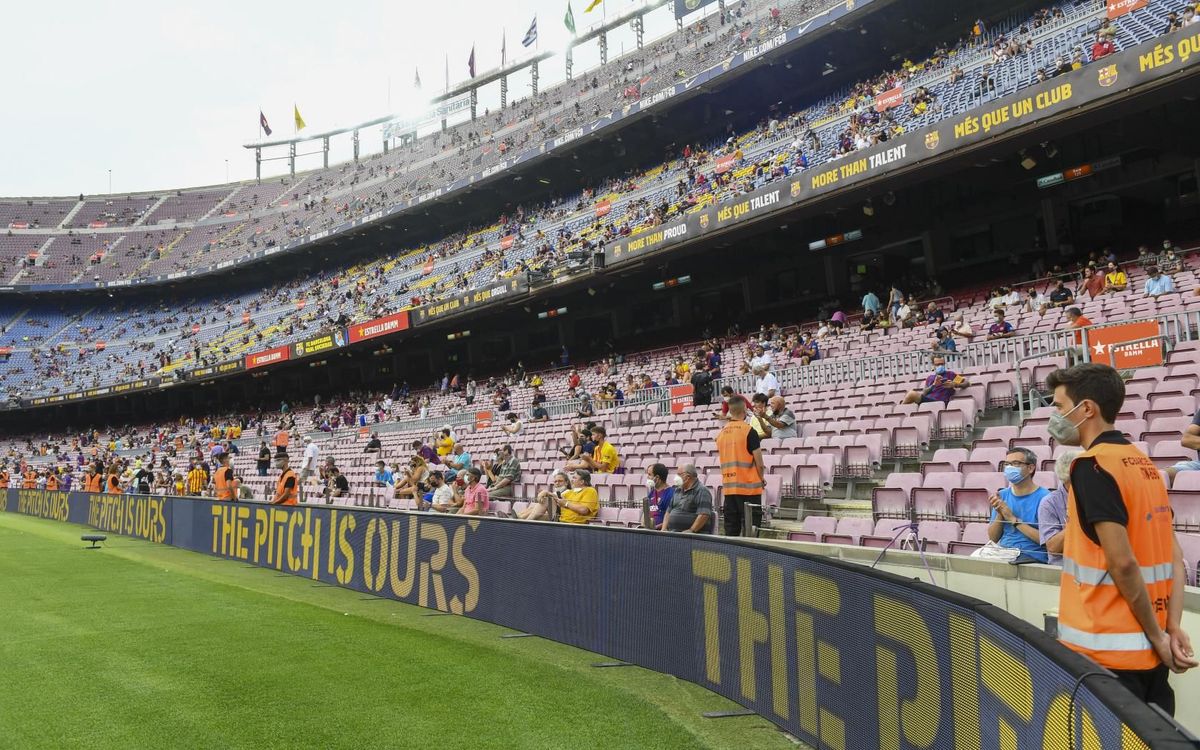 Fans bring colour back to Camp Nou