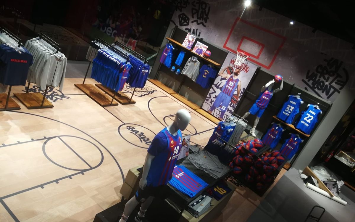 Alex Abrines i Nick Calathes, a la Barça Store