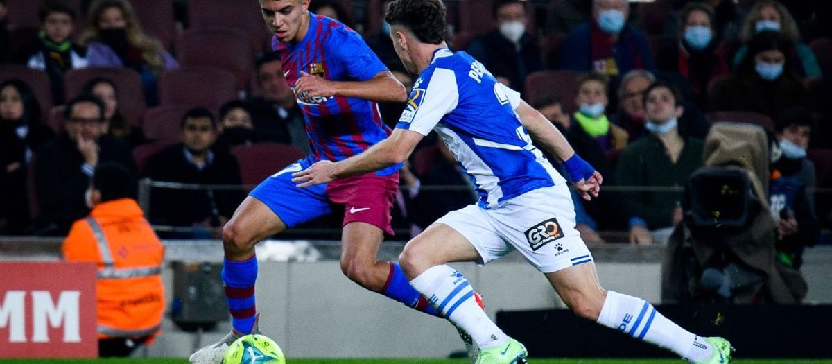 Ilias Akhomach, first debutant of Xavi era