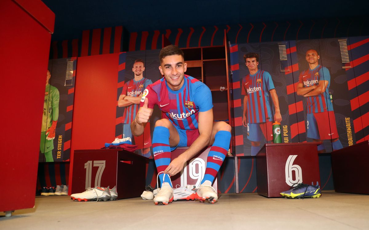 Ferran Torres in the blaugrana dressing room.