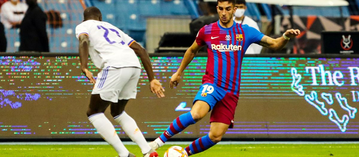 Ferran Torres makes FC Barcelona debut