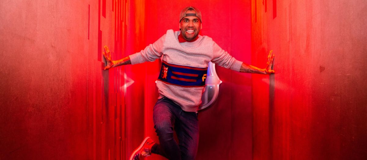 Dani Alves: 'I'm here to help put FC Barcelona back where it belongs'