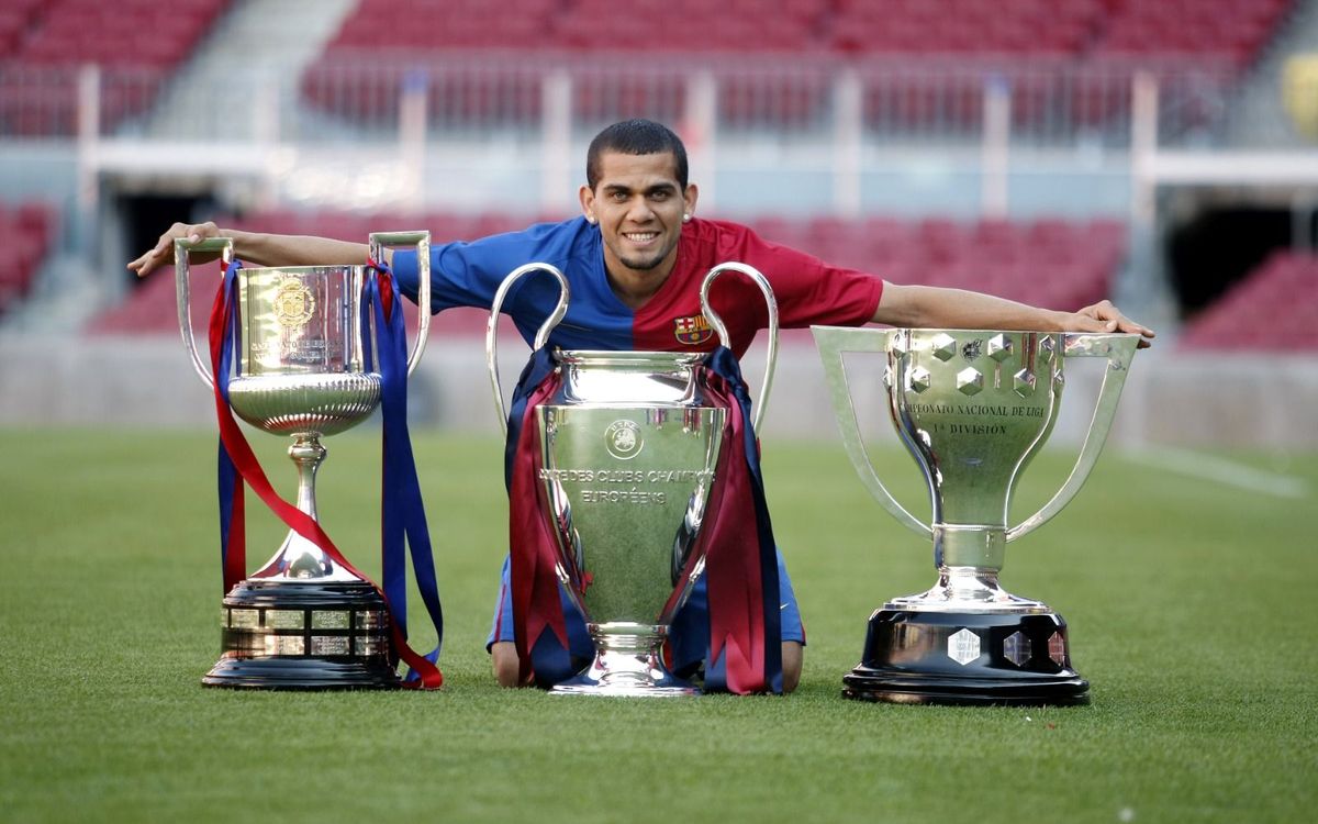 Dani Alves 400 competitive matches with FC Barcelona