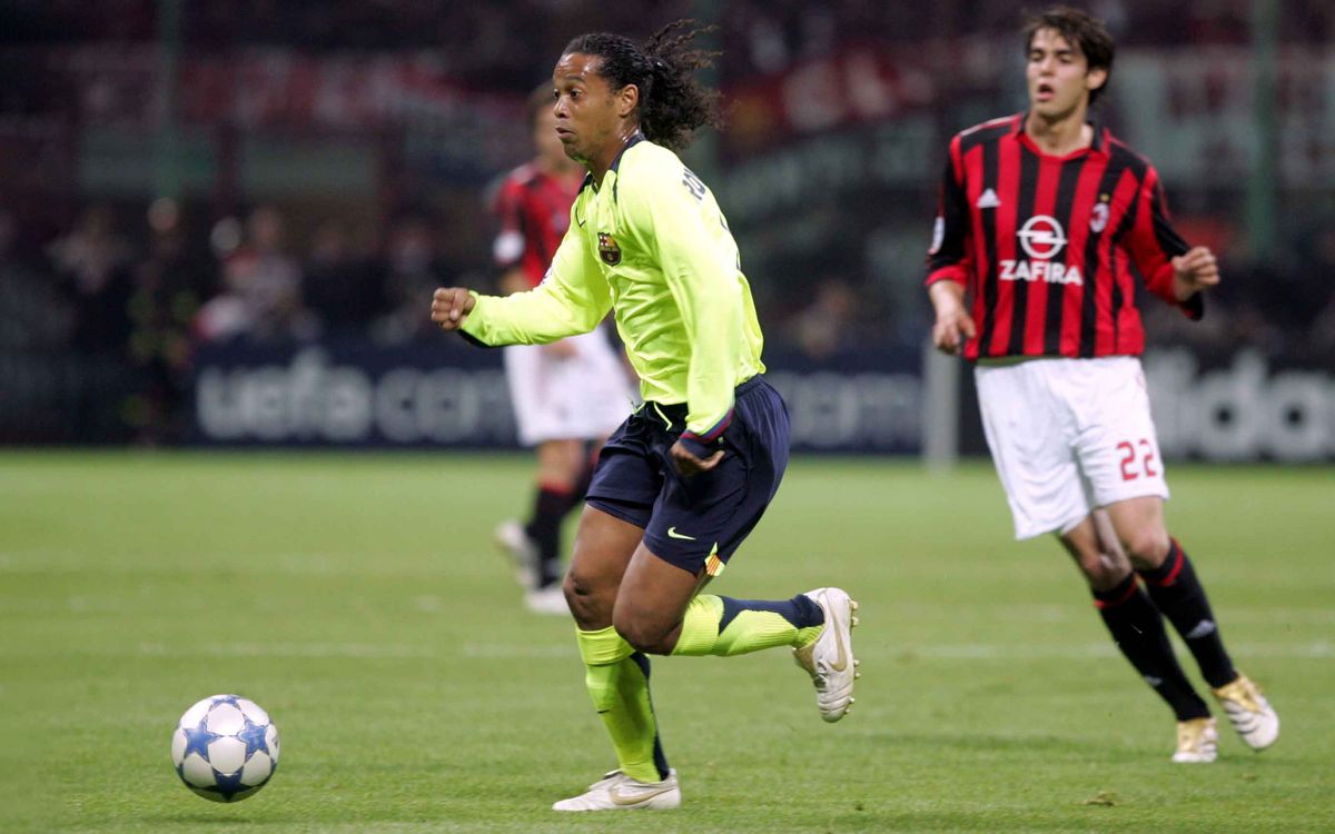 Ronaldinho, en San Siro, en la ida de la semifinal de Champions 2005/06.