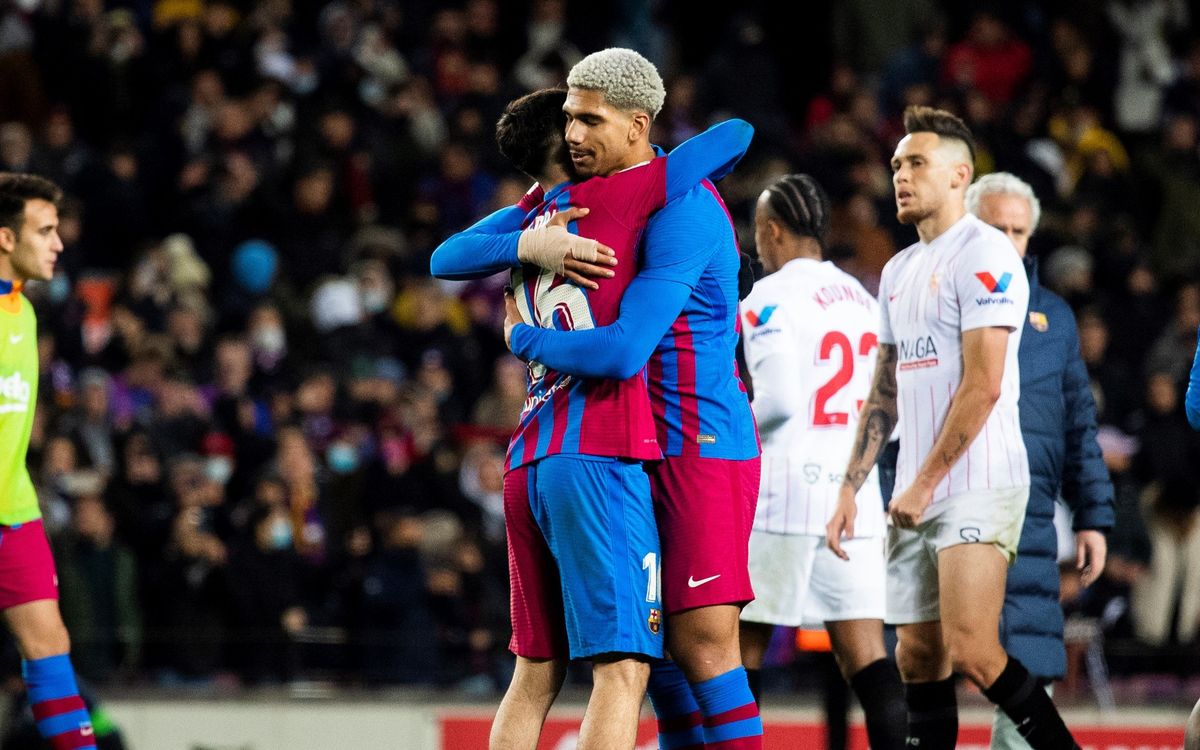 Araujo y Pedri, en el equipo ideal de la Liga