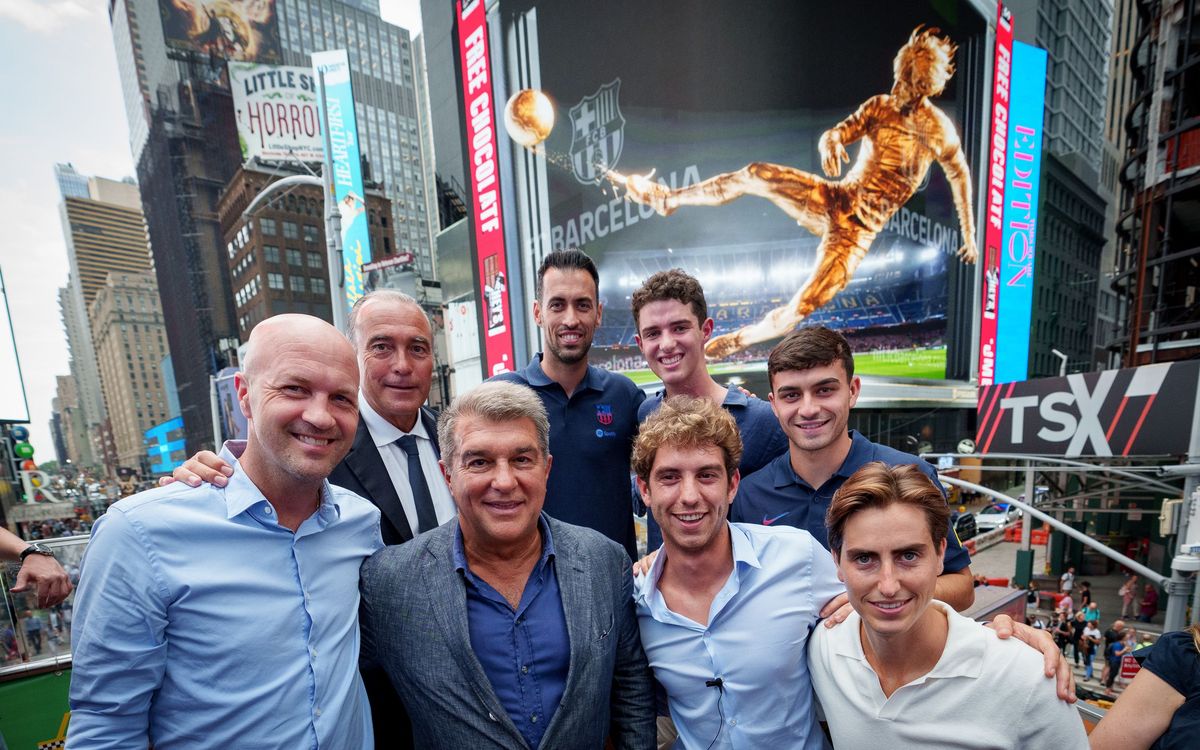 Countdown in Times Square to the auction of Barça's first ever NFT on 29th July at Sotheby's New York