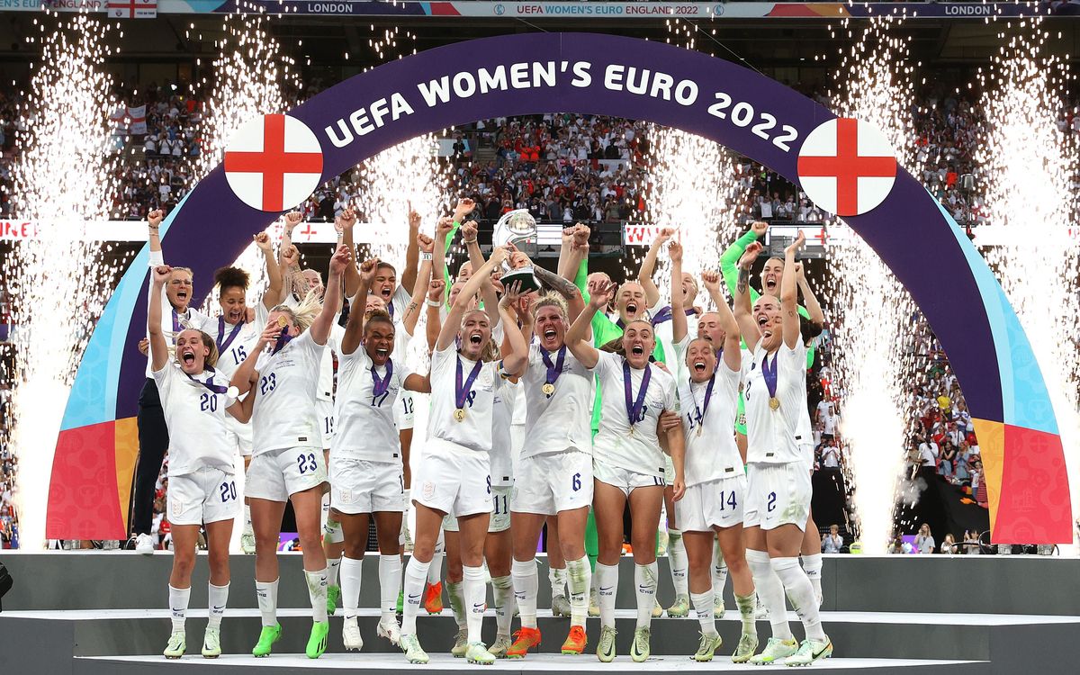 Lucy Bronze is European Champion with England