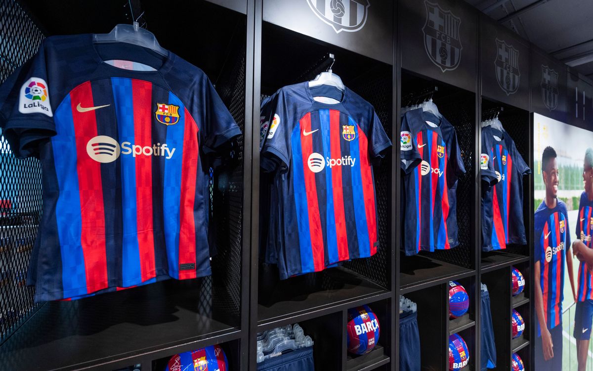 Barça Store first kit 1
