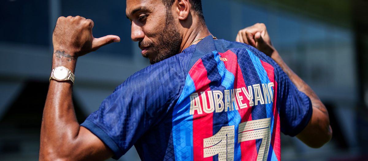 New jersey numbers for Ferran Torres and Aubameyang