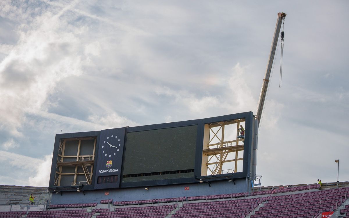 Video scoreboard removal marks the start of the partial demolition of the Spotify Camp Nou South Goal third tier