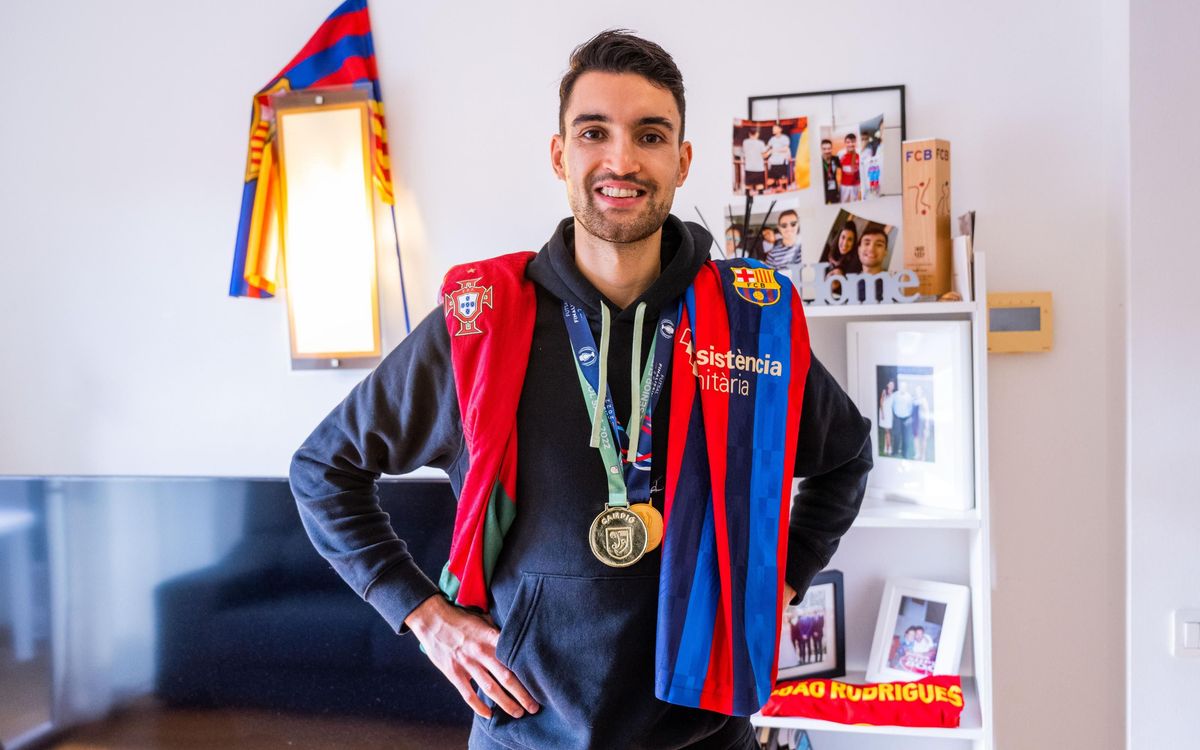 mini_2022-11-29_REPORTATGEANDRECOELHO_16