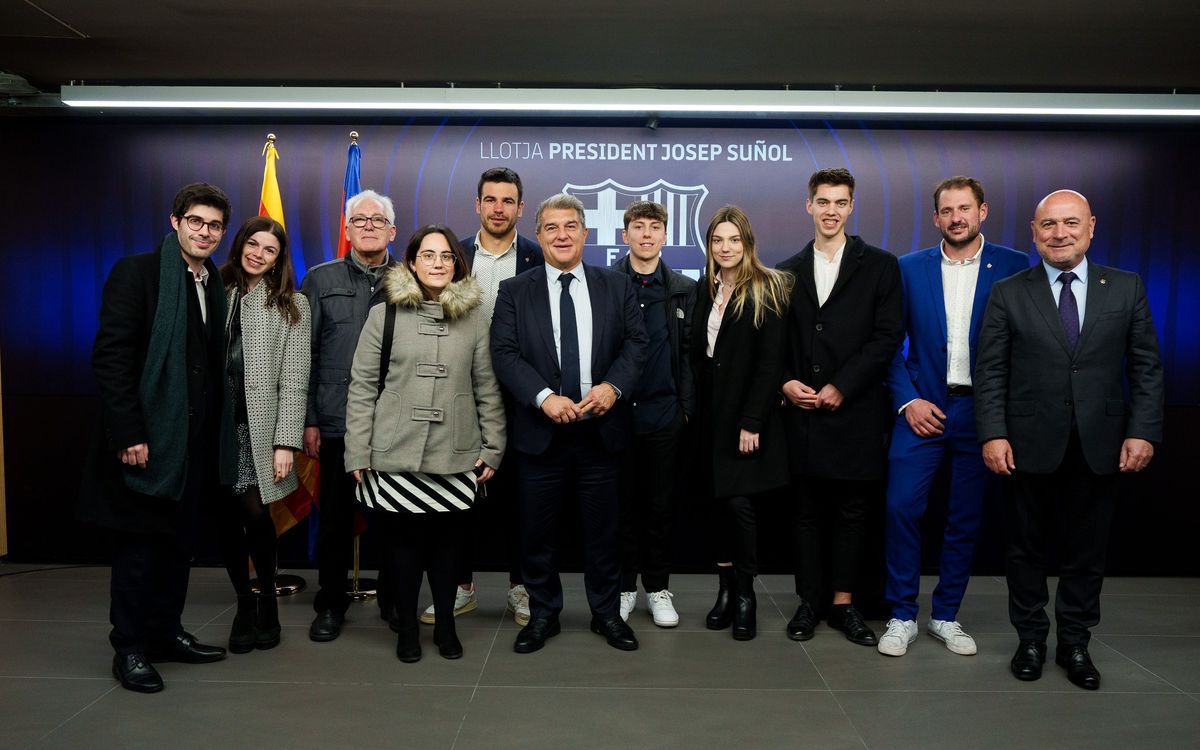 Cinc joves socis i sòcies segueixen el Barça-Getafe des de la Llotja Presidencial