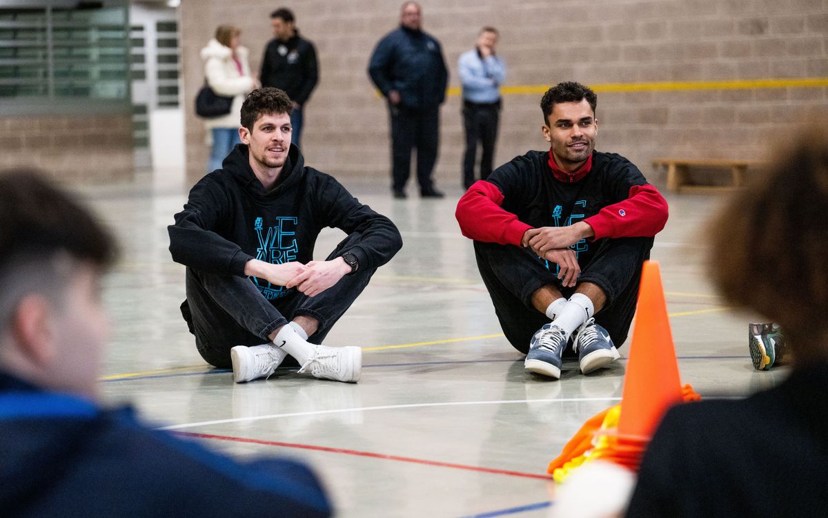 Los embajadores One Team visitan el Centro Penitenciario de Jóvenes