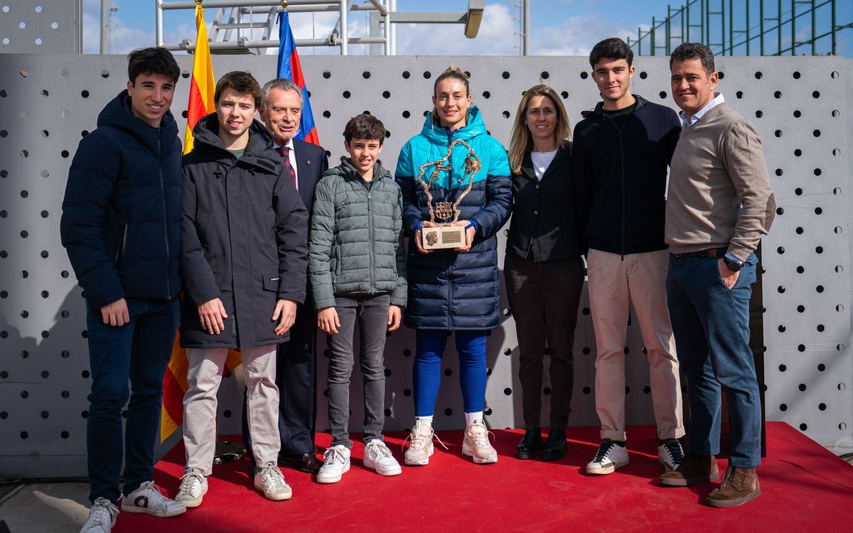 Alexia and Gavi receive the Aldo Rovira award for the 2021/22 season