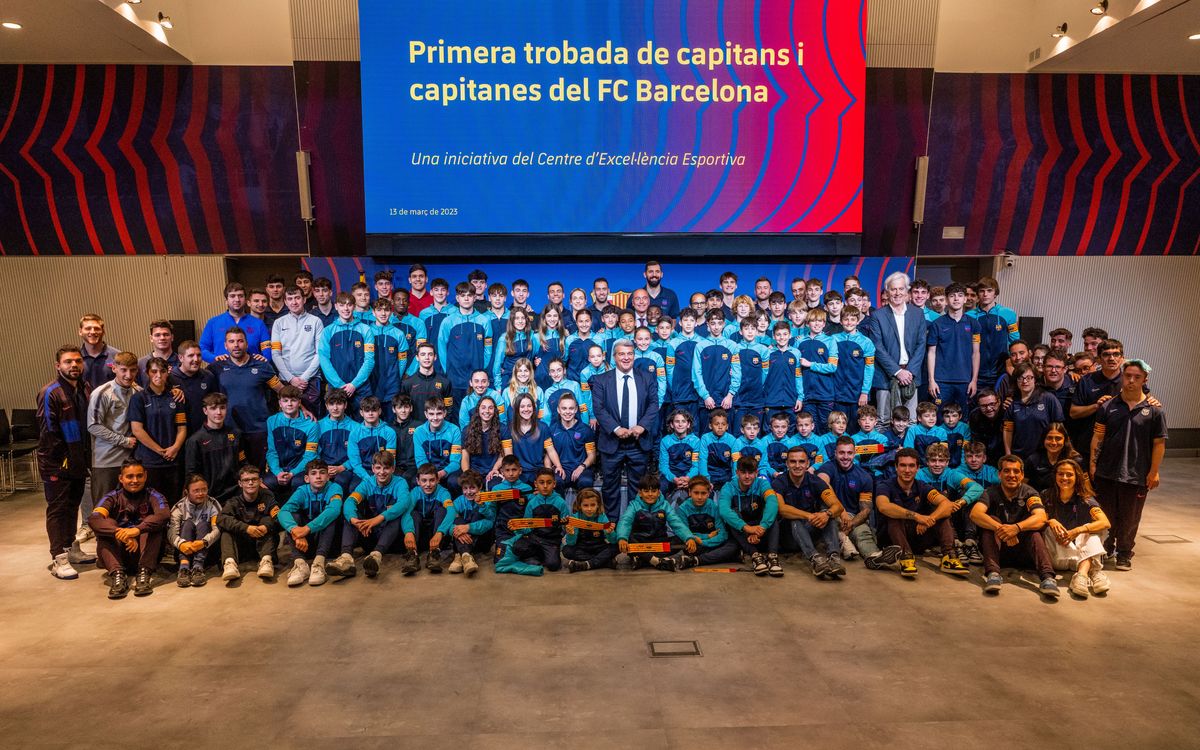 El FC Barcelona reúne en un encuentro histórico a todos los capitanes y capitanas del Club