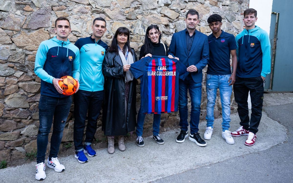 El Barça Atlètic visita infants en risc social acollits en centres de la Generalitat en una acció solidària de la Fundació FC Barcelona