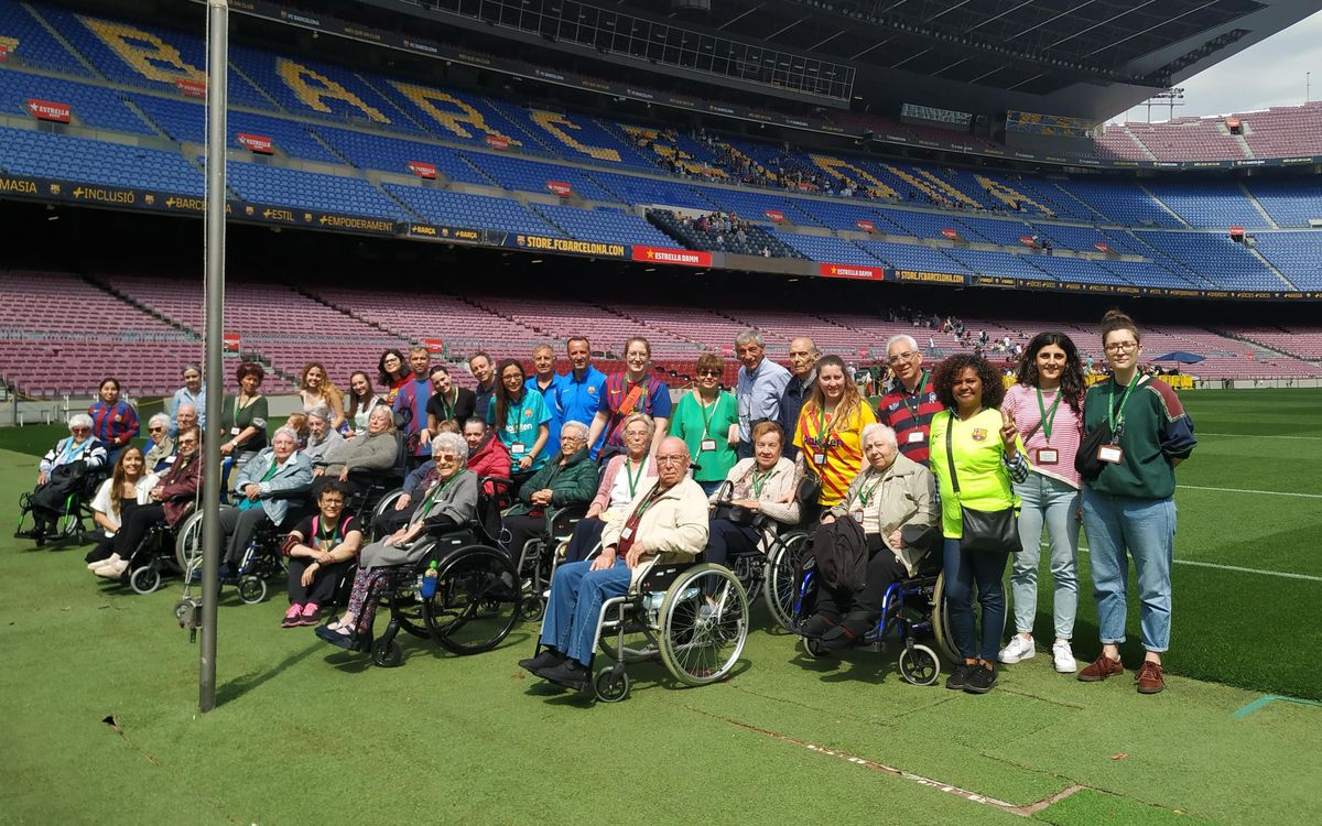 Visita de dues residències al Camp Nou amb la Fundació de Jugadors
