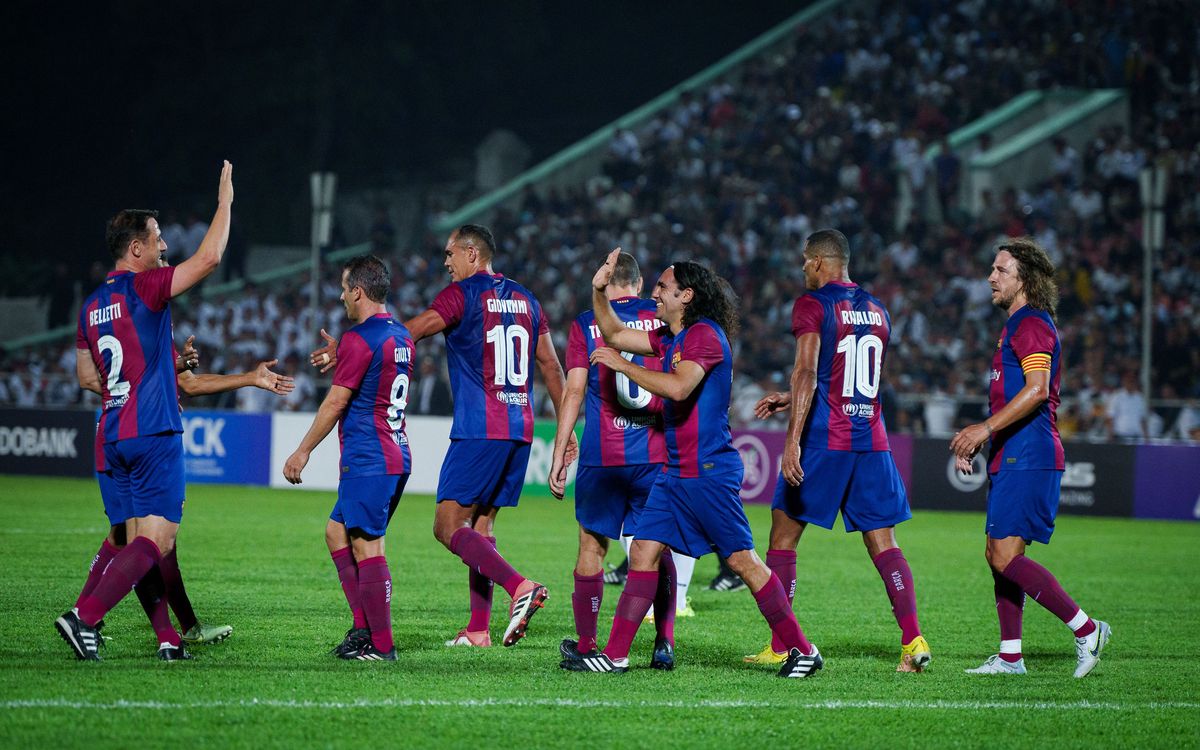 Barça Legends - Asian Legends: Duelo triunfal para empezar la temporada (0-3)