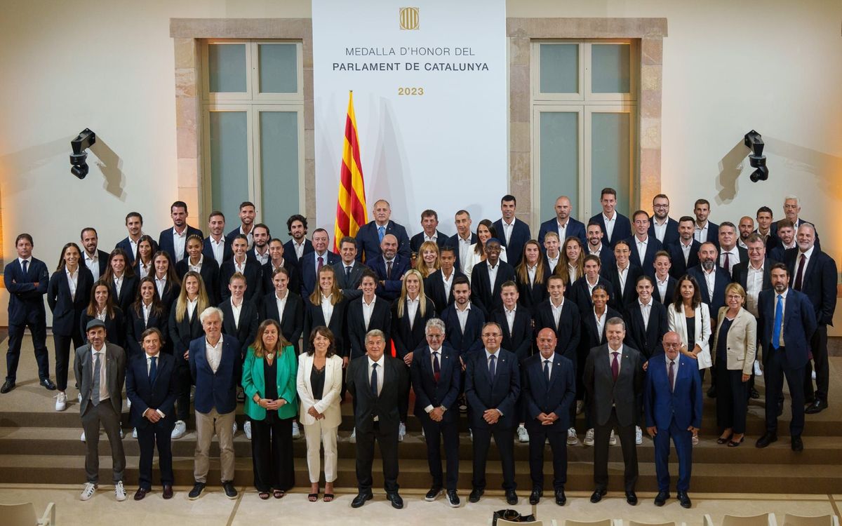 FC Barcelona Women receive Gold Medal of Honour from Catalan Parliament