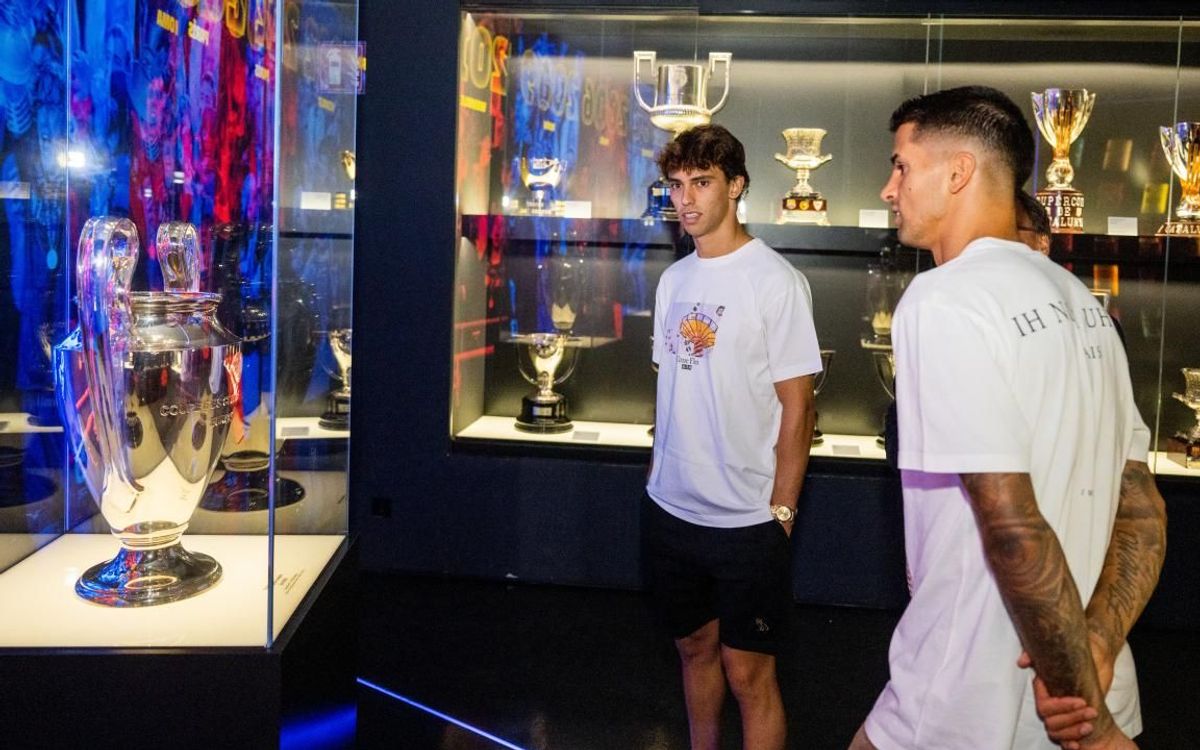 João Félix and João Cancelo visit the FC Barcelona facilities