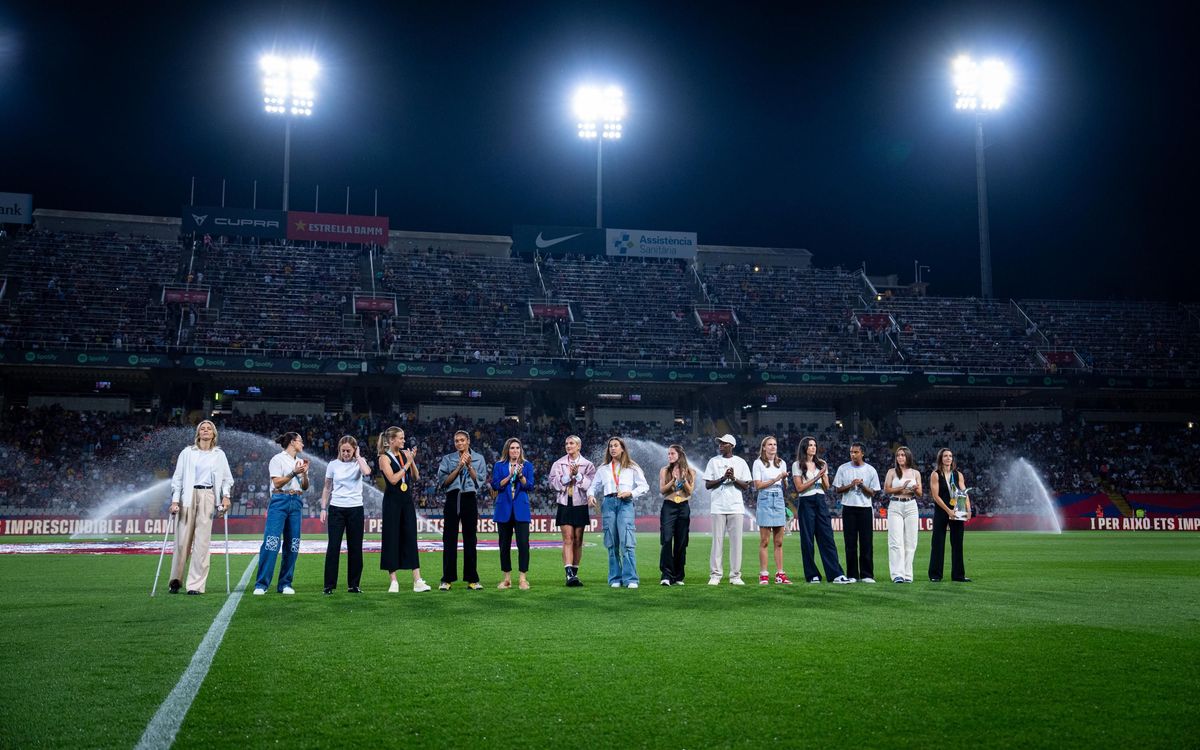 Las mundialistas azulgranas, homenajeadas en el Estadi Olímpic Lluís Companys