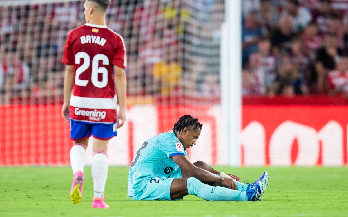 Jules Kounde out with knee injury