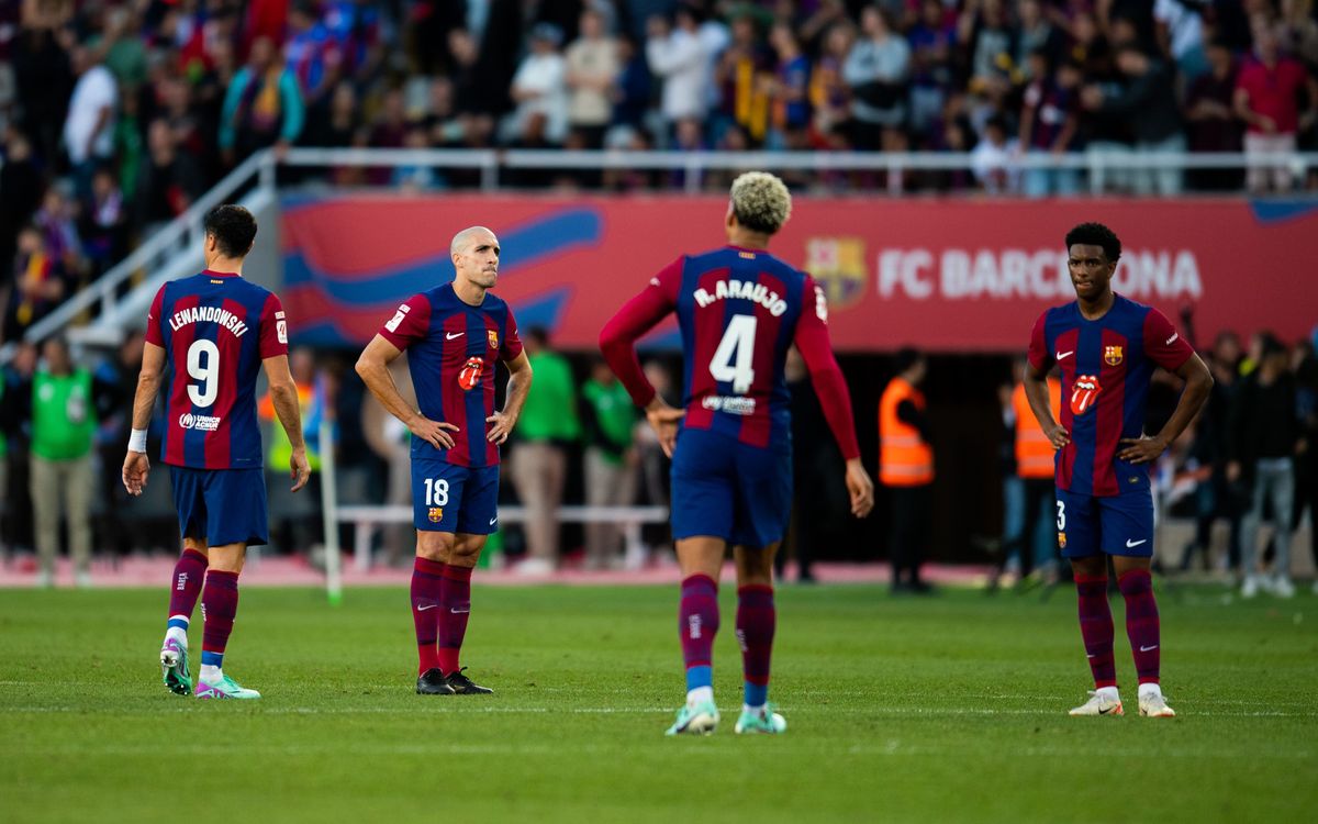 FC Barcelona - Real Madrid: Duro golpe en Montjuïc (1-2)