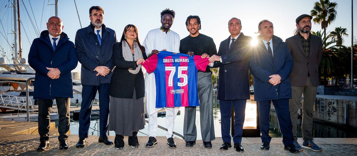 Acto de apoyo a los Derechos Humanos del Barça y la Fundación con el vicepresidente Rafael Yuste y Jules Kounde en el Port de Barcelona