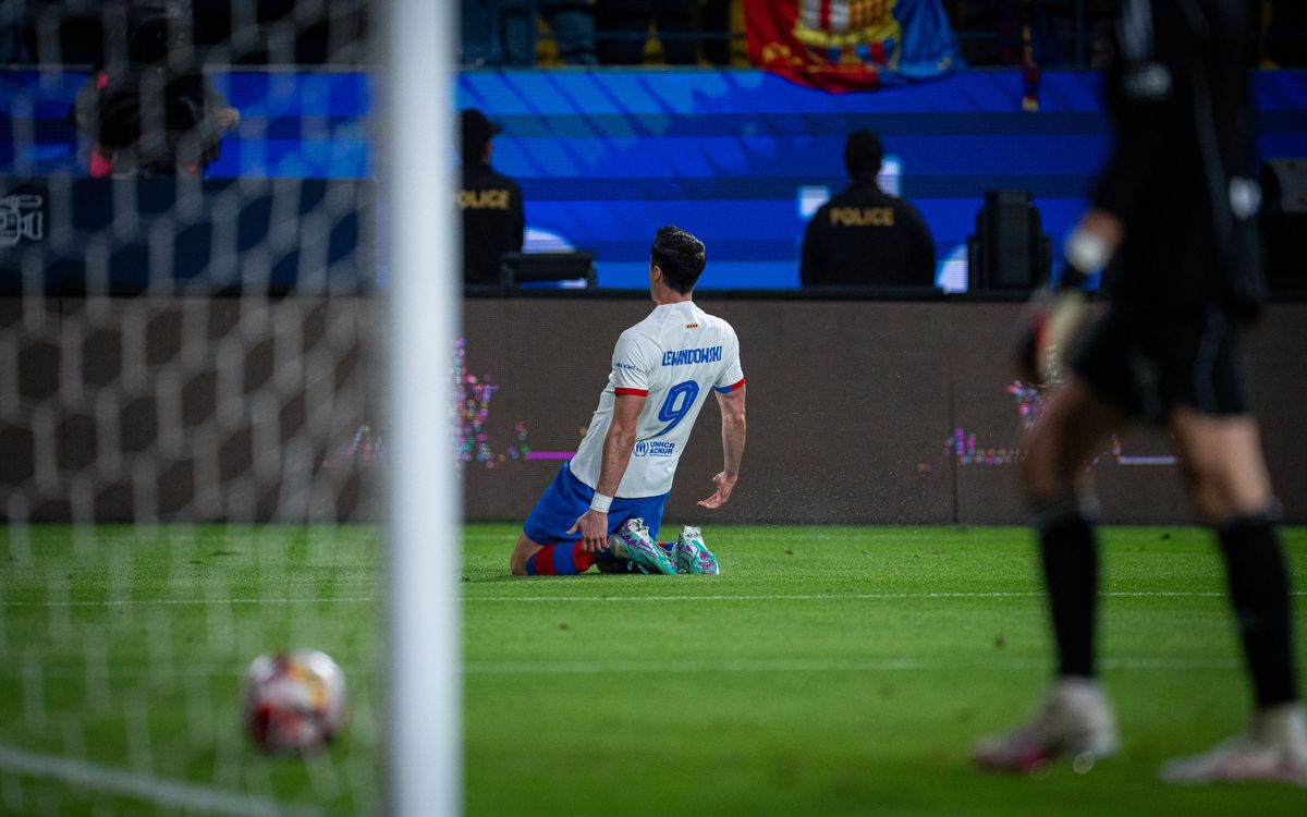 Lewandowski the only blaugrana to have scored in all four competitions