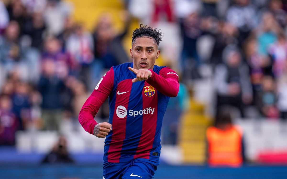 Raphinha se quita la espinita