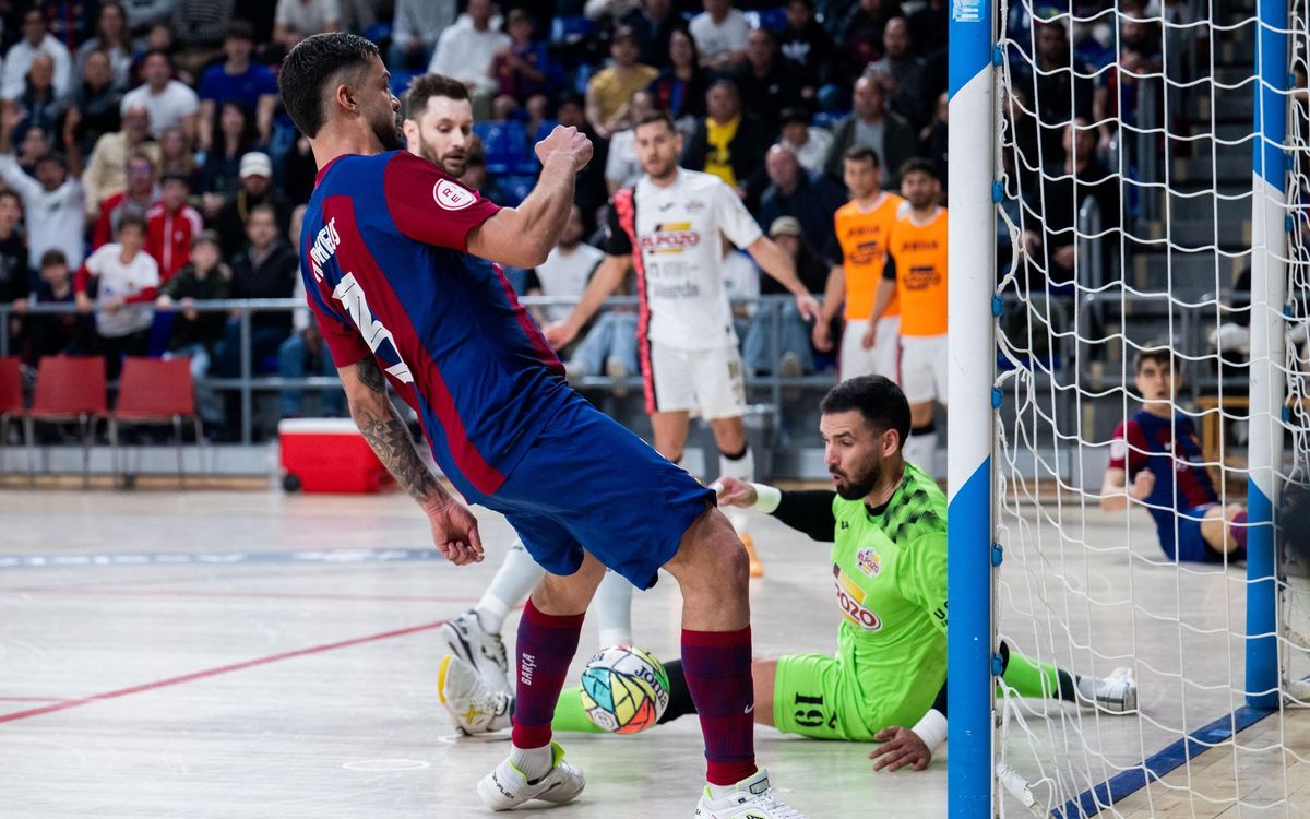 Barça - ElPozo Múrcia: Derrota al Palau (2-3)