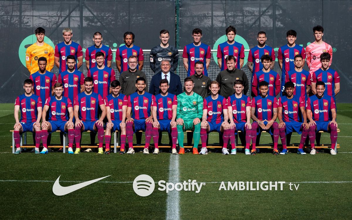 La photo officielle de la saison 2023/24 du FC Barcelone