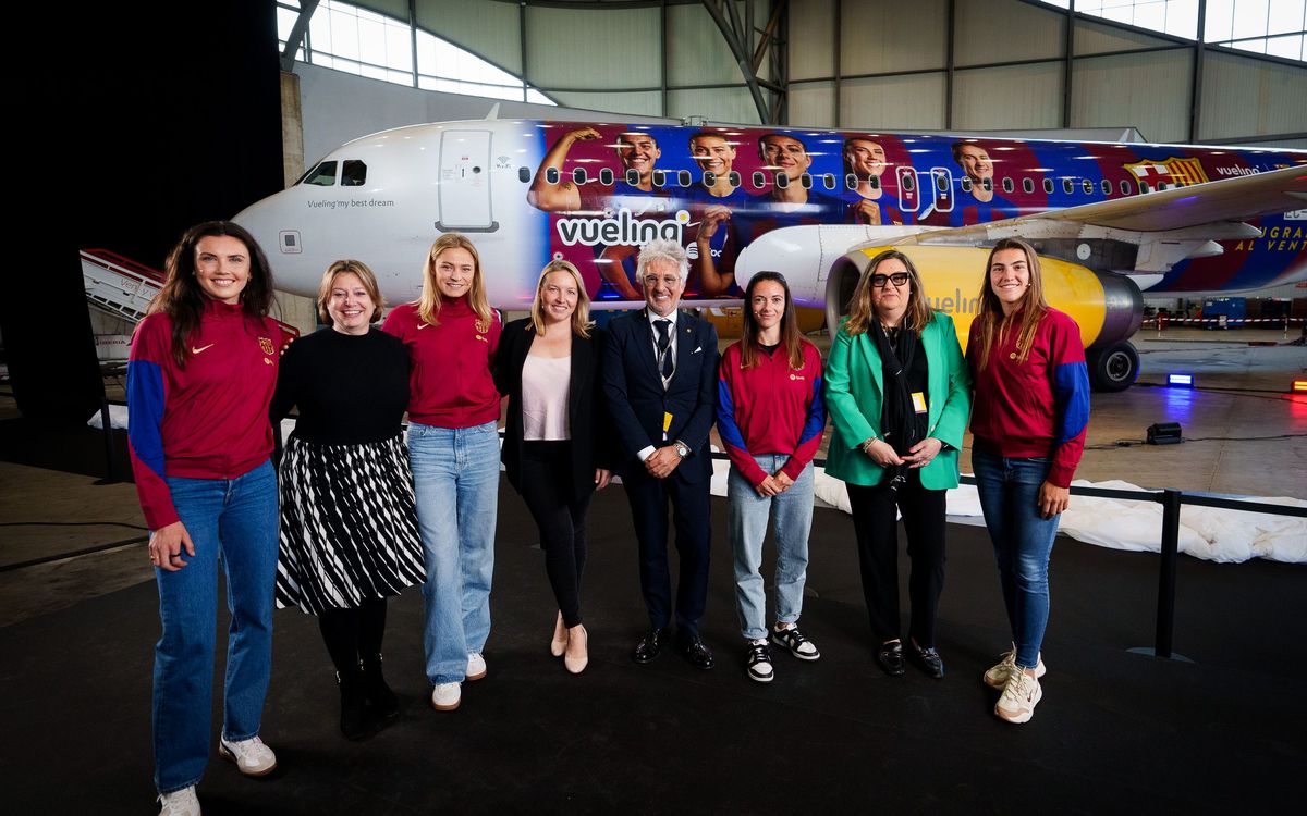 FC Barcelona and Vueling unveil new Barça Women themed aircraft