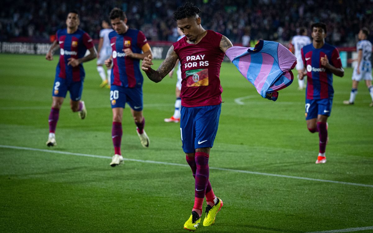 Raphinha celebrando el 2-0 ante la Real Sociedad