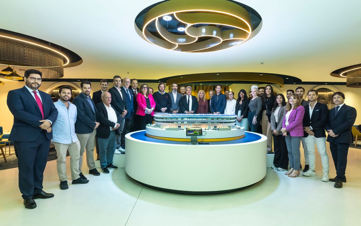 Los miembros de la delegación oficial de la candidatura para el Mundial de la FIFA 2030 visitan las instalaciones del FC Barcelona