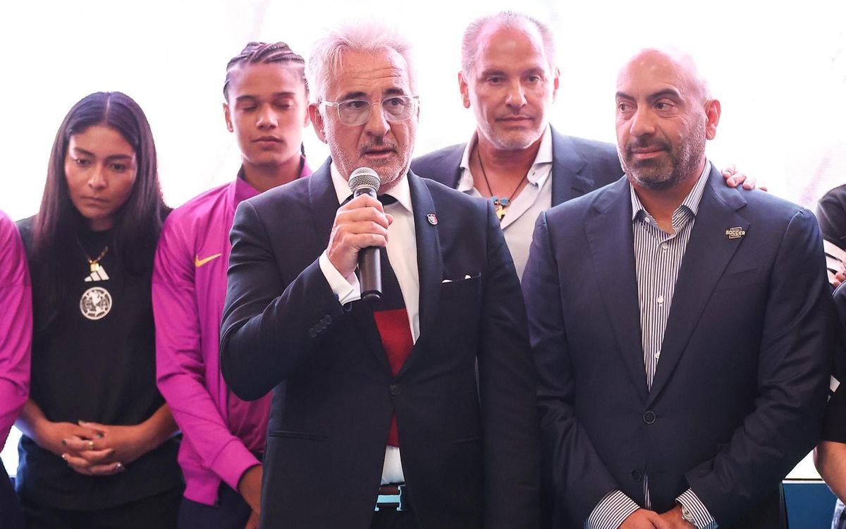 El Barça Femenino arranca su gira por México con una jornada llena de actos sociales, institucionales y un gran recibimiento de la afición