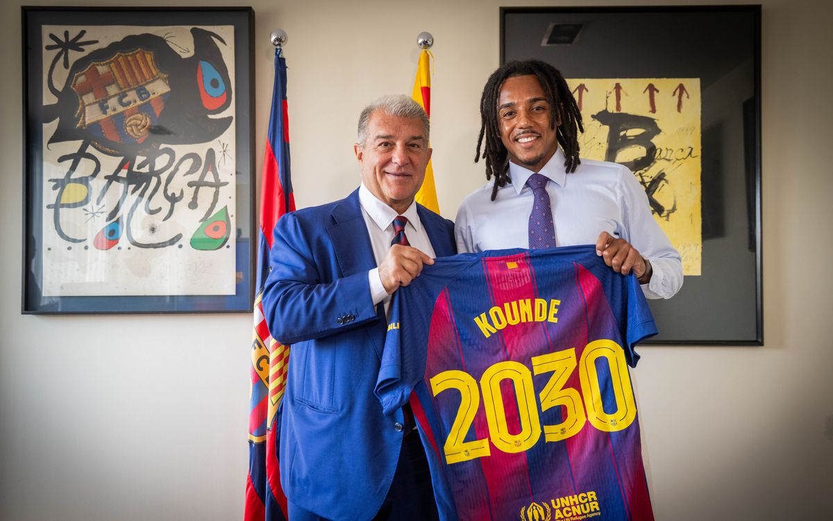 Jules Kounde firma la renovación con el Barça hasta el 2030