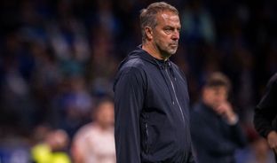 お宝】マルク・クロサス選手 サイン入りジャージ バルセロナ