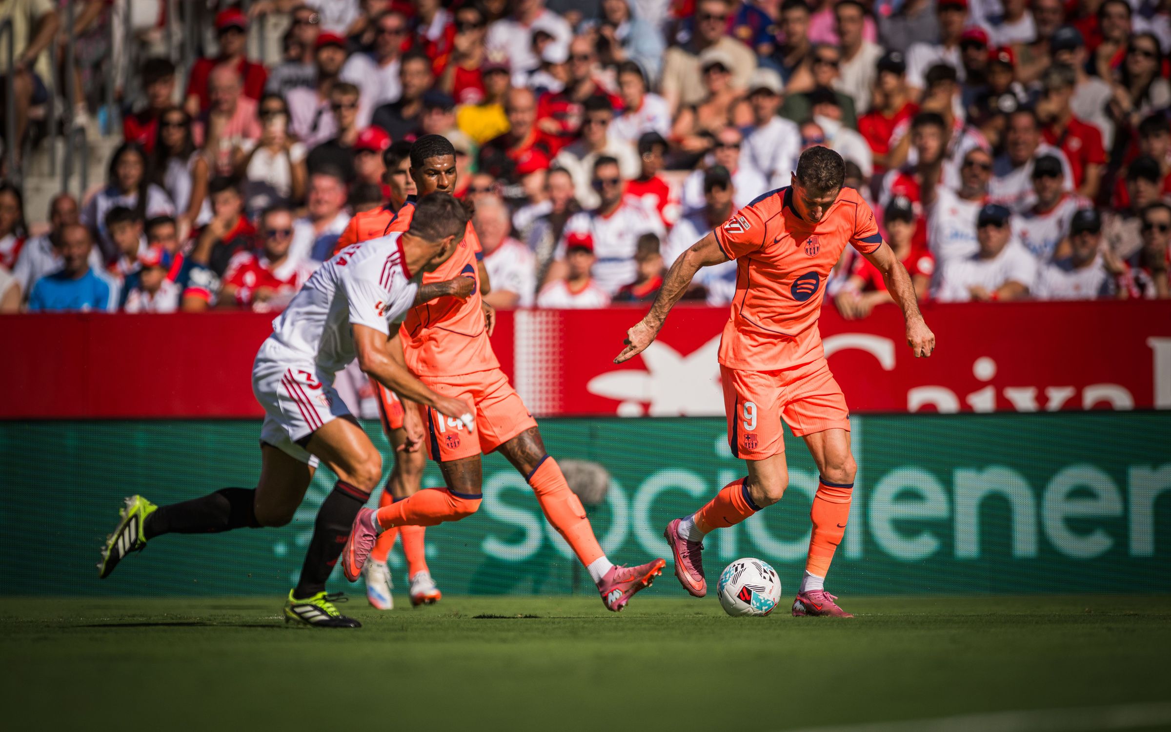 Barcelona sempat merepotkan Sevilla di babak kedua