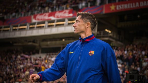 Robert Lewandowski diminta tak pindah ke AC Milan