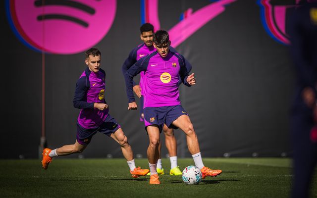 Porno video kompilyatsiya bilan konfet ichida