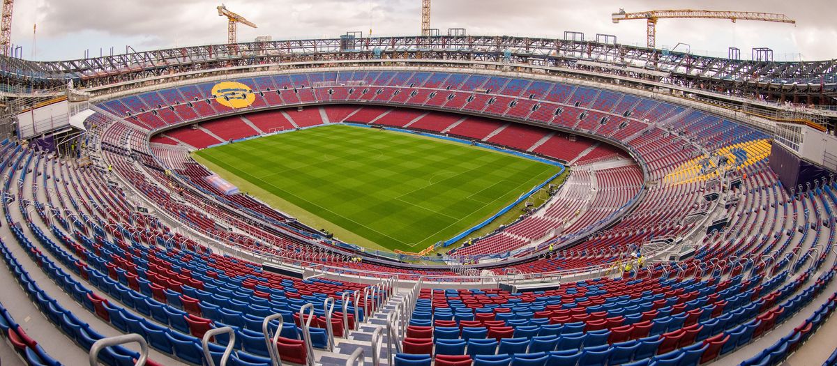 The men's football first team return to Spotify Camp Nou for an open door training session