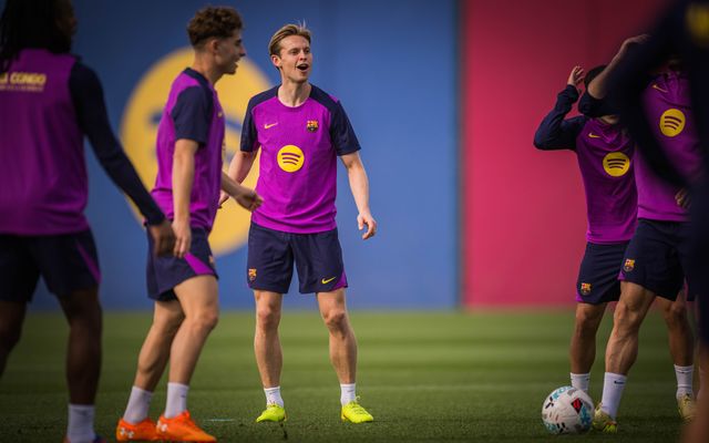 Mening eshagimni sikishyapti