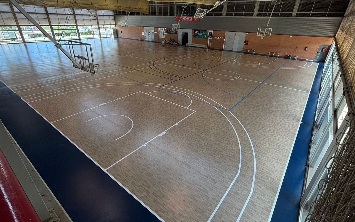 Catarroja recupera la pista del pabellón deportivo municipal gracias a la Fundació Barça